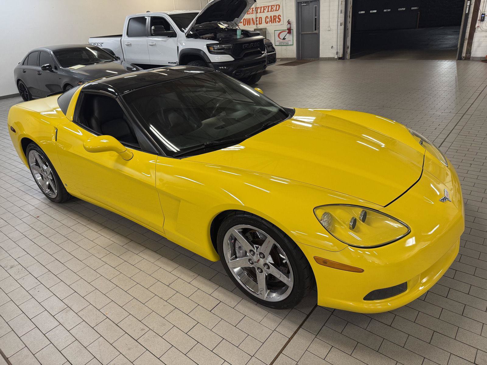 Used 2007 Chevrolet Corvette Coupe w/ Preferred Equipment Group RWD image 5