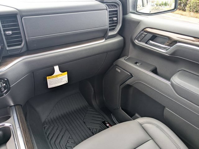 Used 2026 Chevrolet Silverado 1500 LT Trail Boss w/ Convenience Package II AWD/4WD image 17