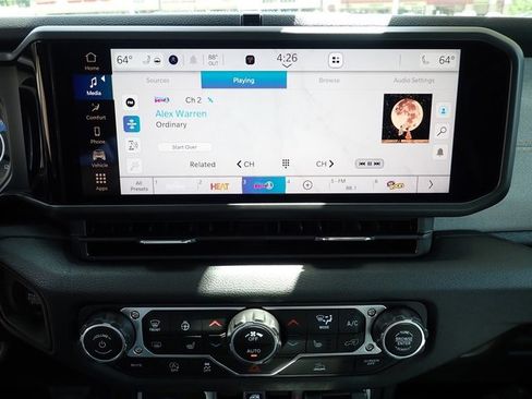 New 2025 Jeep Gladiator Sport image 21