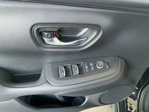 Used 2025 Honda HR-V Sport image 16