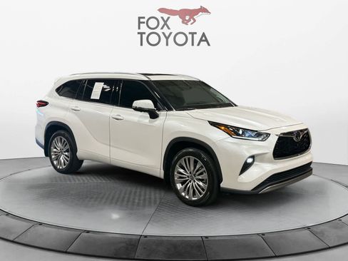 Used 2024 Toyota Highlander Platinum AWD/4WD image 8