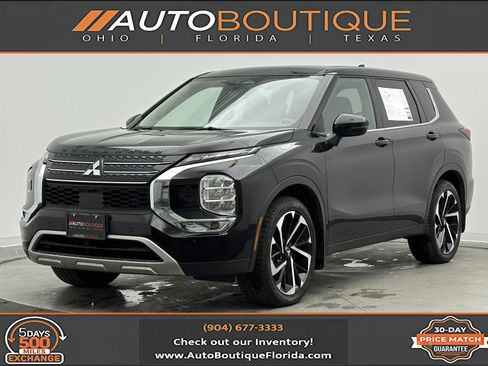 Used 2023 Mitsubishi Outlander SE image 1
