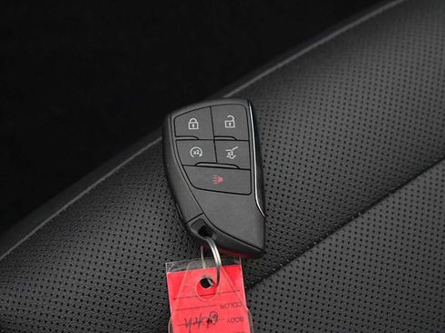 Used 2025 Chevrolet Equinox EV LT w/ Convenience Package FWD image 28