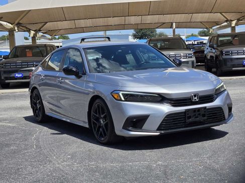 Used 2023 Honda Civic Sport image 3