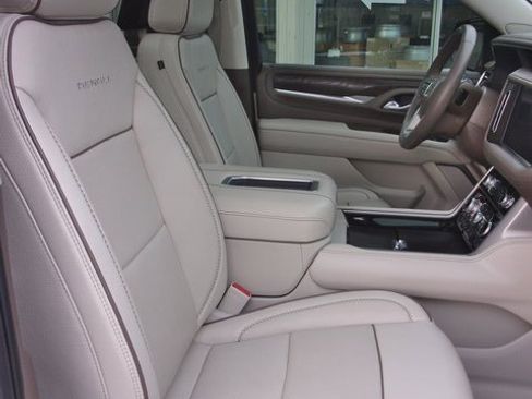 Used 2024 GMC Yukon XL Denali w/ Advanced Technology Package image 44