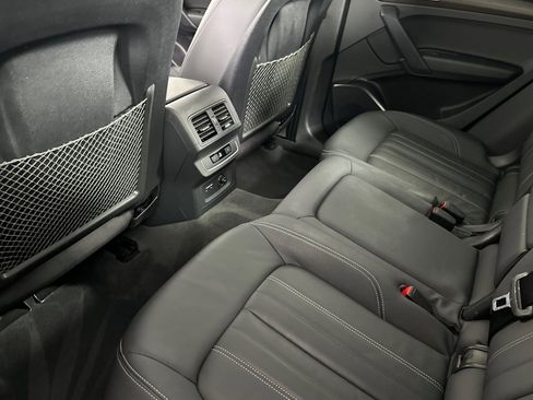 Used 2023 Audi Q5 2.0T Premium w/ Convenience Package image 11