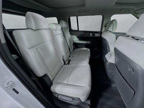 Used 2025 Hyundai Santa Fe Limited image 28