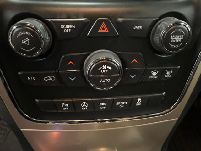 Used 2017 Jeep Grand Cherokee Limited AWD/4WD image 16