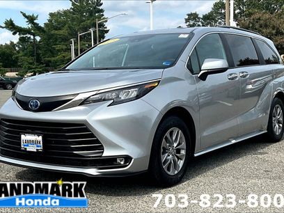 Used 2025 Toyota Sienna XLE