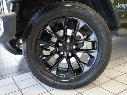 Used 2023 Jeep Wrangler Unlimited Sahara w/ Dual Top Group AWD/4WD image 59