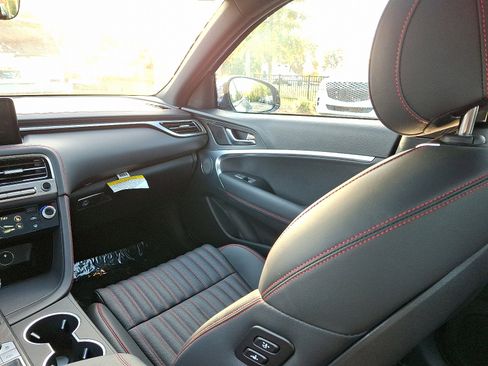 Used 2025 Genesis G70 2.5T w/ Sport Prestige Package image 16