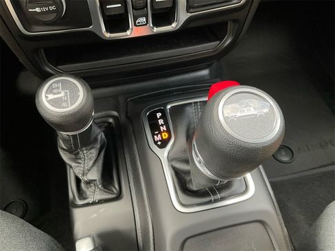 New 2025 Jeep Gladiator Sport image 19