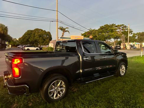 Used 2019 Chevrolet Silverado 1500 LTZ w/ LTZ Plus Package image 28