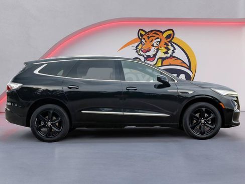 Used 2024 Buick Enclave Essence w/ Sport Touring Edition FWD image 4