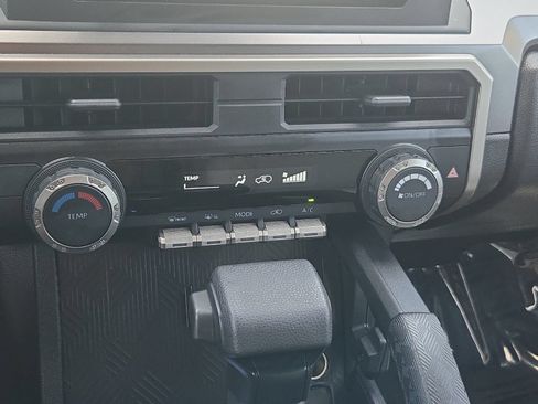Certified 2025 Toyota 4Runner SR5 AWD/4WD image 18