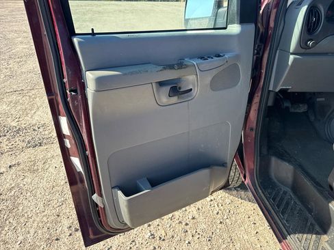 Used 2006 Ford E-350 and Econoline 350 Chateau image 10