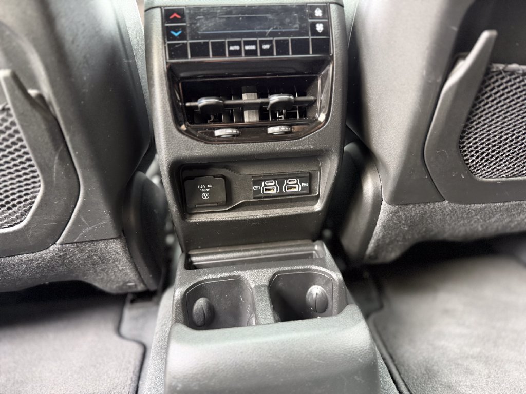 Used 2023 Jeep Grand Cherokee L Laredo AWD/4WD image 30