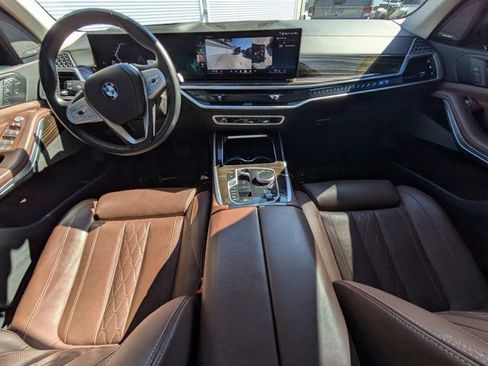Used 2025 BMW X7 xDrive40i image 13