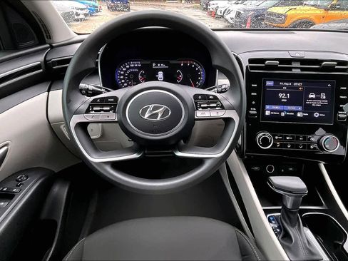 Certified 2023 Hyundai Tucson SEL w/ Winter Package AWD/4WD image 6
