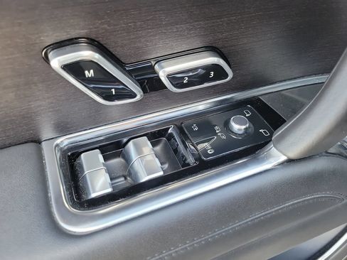 Used 2023 Land Rover Range Rover Autobiography AWD/4WD image 16