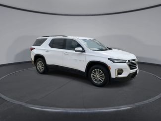 Used 2023 Chevrolet Traverse LT FWD video 2