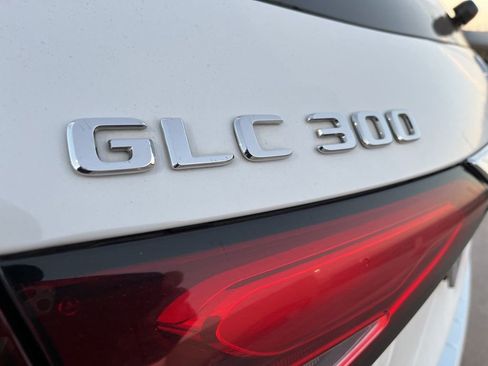 Used 2025 Mercedes-Benz GLC 300 4MATIC image 8