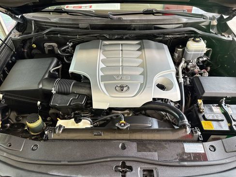 Used 2015 Toyota Land Cruiser AWD/4WD image 30