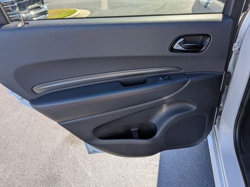 Used 2024 Dodge Durango GT image 31