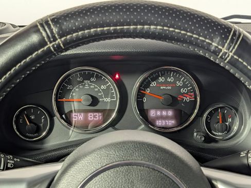 Used 2015 Jeep Wrangler Unlimited Rubicon AWD/4WD image 22