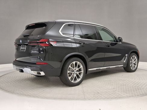 New 2026 BMW X5 xDrive50e w/ Parking Assistance Package AWD/4WD image 7