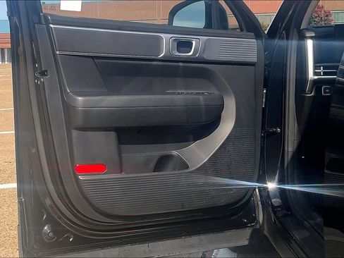 Used 2025 Hyundai Santa Fe SE FWD image 25
