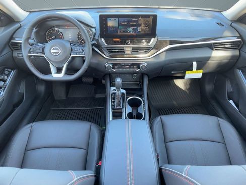 New 2025 Nissan Altima 2.5 SR w/ SR Premium Package image 17