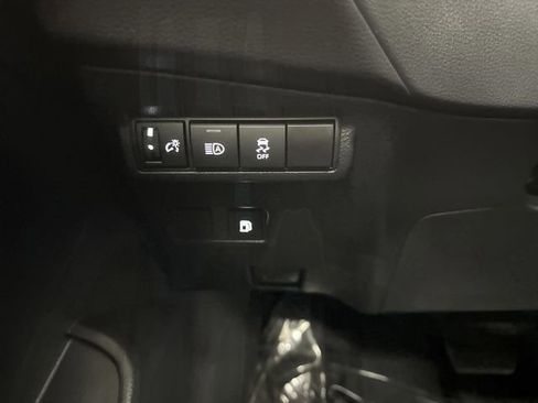 Used 2024 Toyota Corolla Cross SE image 22