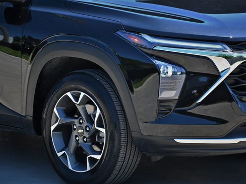 Used 2024 Chevrolet Trax LT image 10