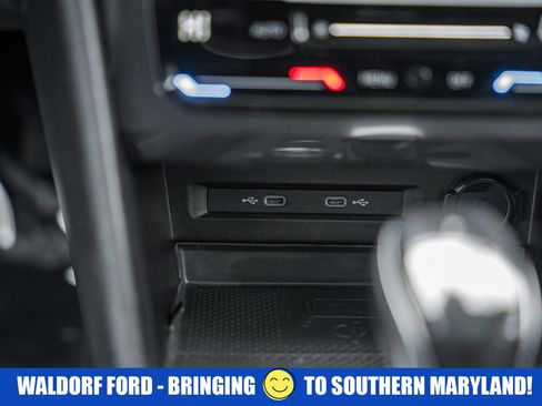 Used 2022 Volkswagen Tiguan SE image 28