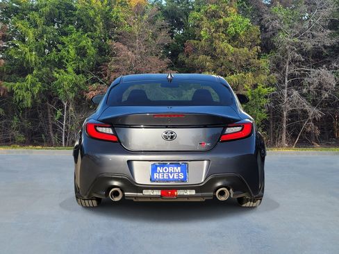 Used 2023 Toyota GR86 RWD image 18