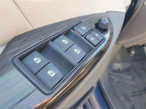 Used 2020 Toyota Sienna XLE image 21