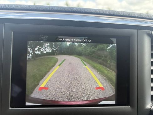 Used 2018 Chrysler Pacifica Touring-L FWD image 23