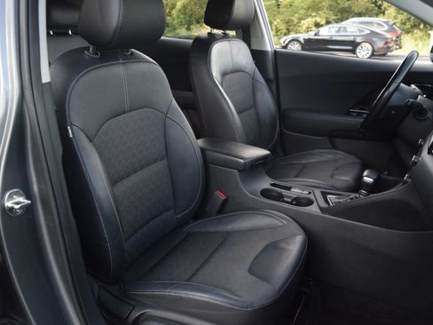 Used 2018 Kia Niro EX FWD image 11