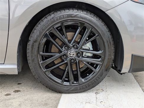 Used 2025 Toyota Camry SE image 11