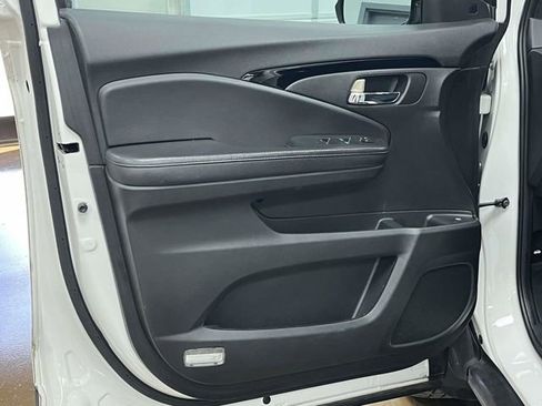 Used 2022 Honda Pilot Sport image 17