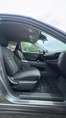 Used 2021 Nissan Rogue SV AWD/4WD image 23