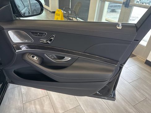 Used 2019 Mercedes-Benz S 560 4MATIC Sedan image 50