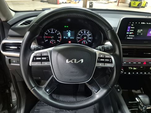 Used 2022 Kia Telluride EX w/ Towing Package FWD image 12