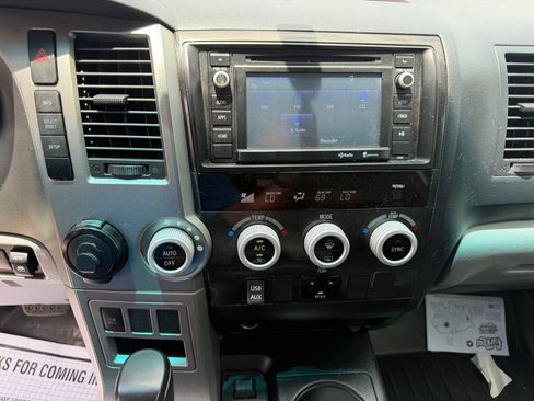Used 2014 Toyota Sequoia SR5 RWD image 27