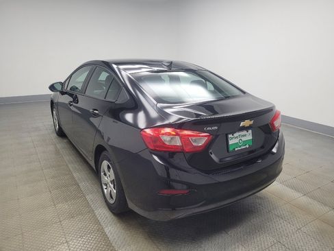 Used 2017 Chevrolet Cruze LS image 5