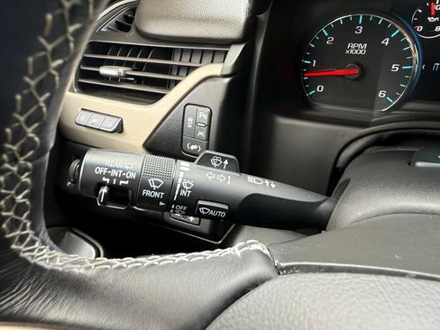 Used 2019 GMC Yukon Denali w/ Open Road Package AWD/4WD image 18