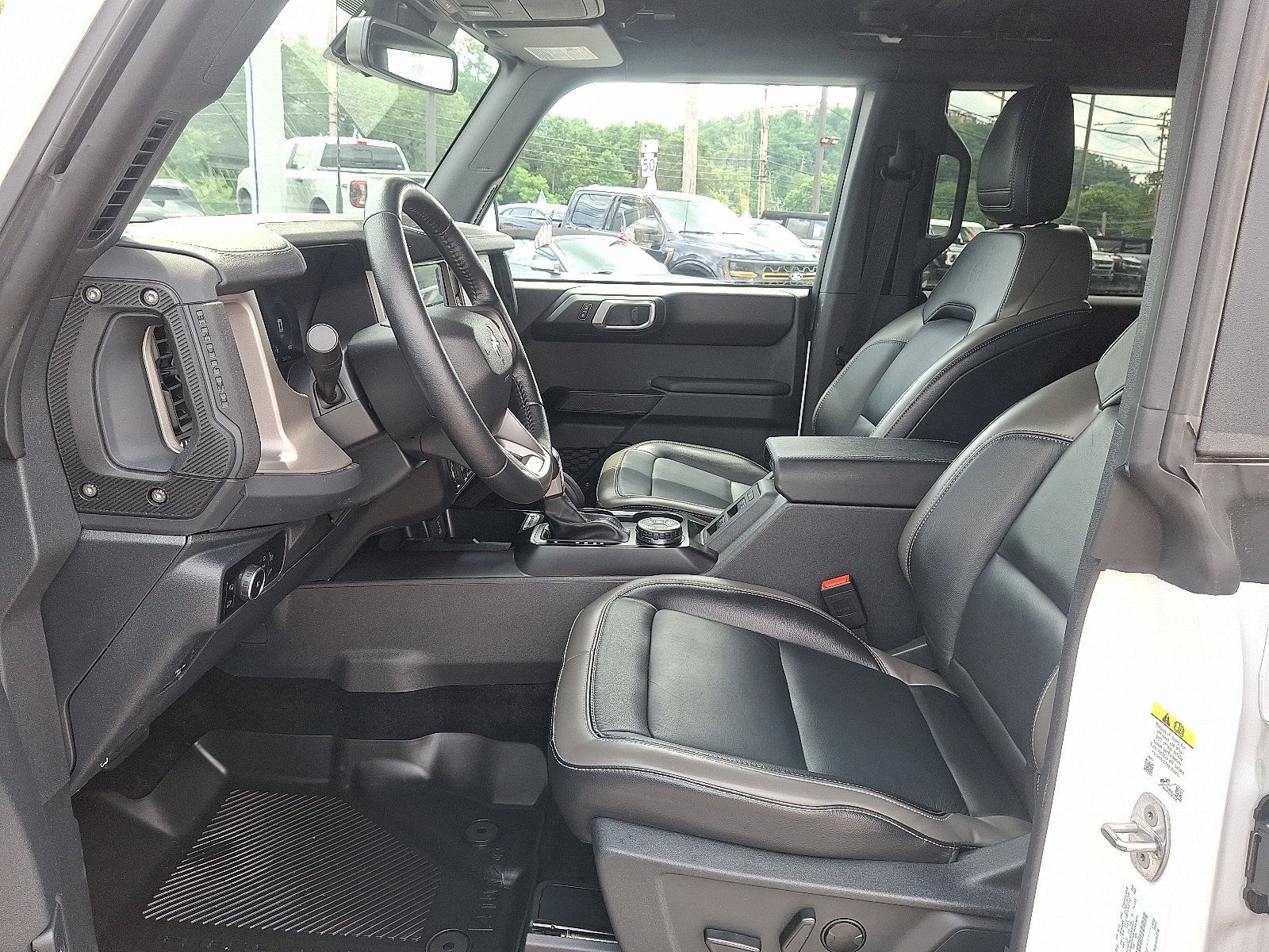 Used 2025 Ford Bronco Outer Banks w/ Sasquatch Package AWD/4WD image 13