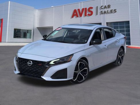 Used 2025 Nissan Altima 2.5 SR w/ SR Premium Package AWD/4WD image 1