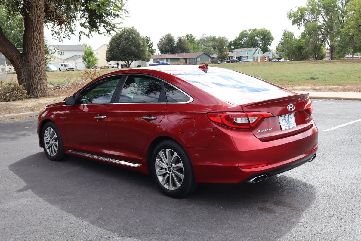 Used 2016 Hyundai Sonata Sport w/ Option Group 1V FWD image 9
